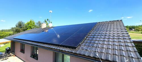 Reference Solární elektrárna s chytrým řízením pomocí GreenBoxu - Dvůr Králové nad Labem 