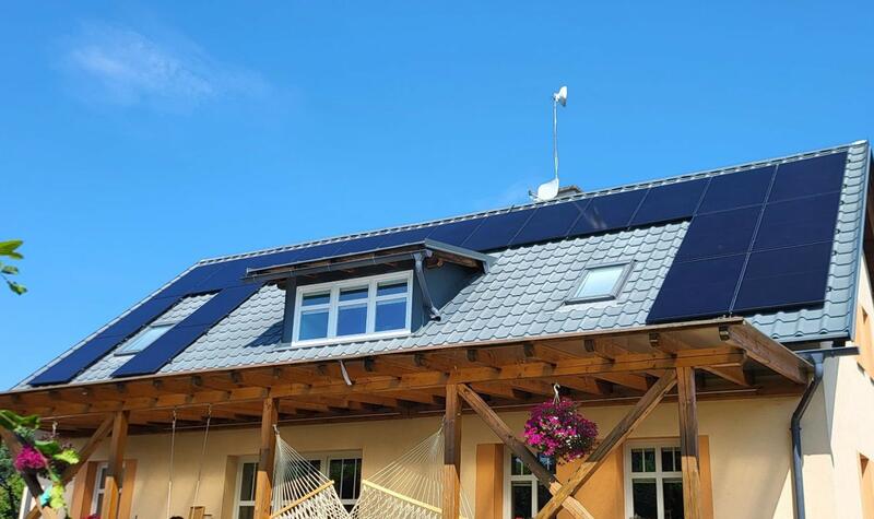 Reference: Fotovoltaika s ukládáním vyrobené energie do baterií a GreenBoxem - Dolní Branná 