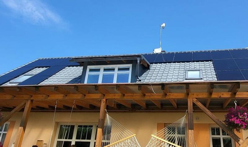 Reference: Fotovoltaika s ukládáním vyrobené energie do baterií a GreenBoxem - Dolní Branná 