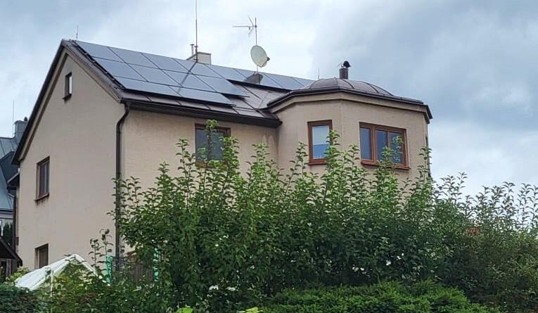 Reference: Solární elektrárna s bateriovým úložištěm a GreenBoxem - Trutnov 