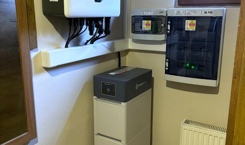 Reference: Solární elektrárna s baterií a chytrým řízením GreenBox - Orlová