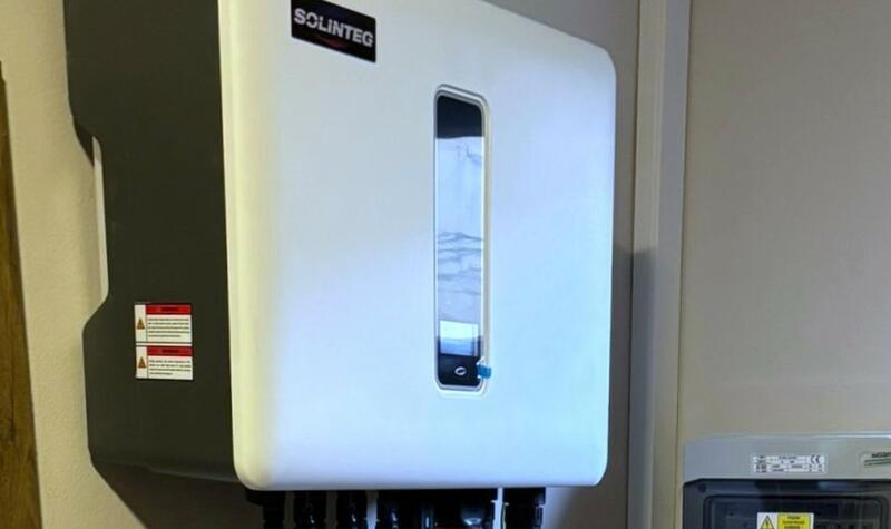 Reference: Solární elektrárna s baterií a chytrým řízením GreenBox - Orlová