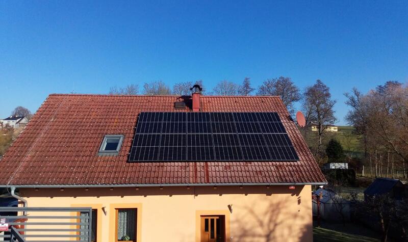Reference: Fotovoltaická elektrárna s baterií a řídicí jednotkou GreenBox - Dražice 