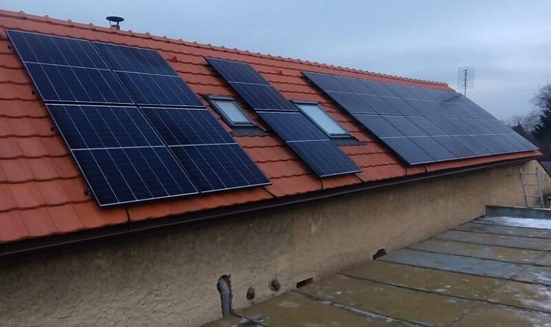 Reference: Fotovoltaická elektrárna s baterií a řídicí jednotkou GreenBox - Chrást 