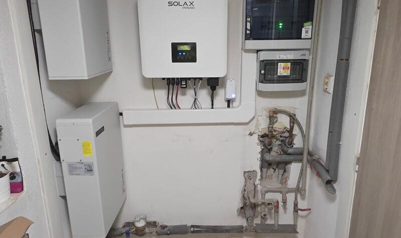 Reference: Fotovoltaická elektrárna s baterií a řídicí jednotkou GreenBox - Chrást 