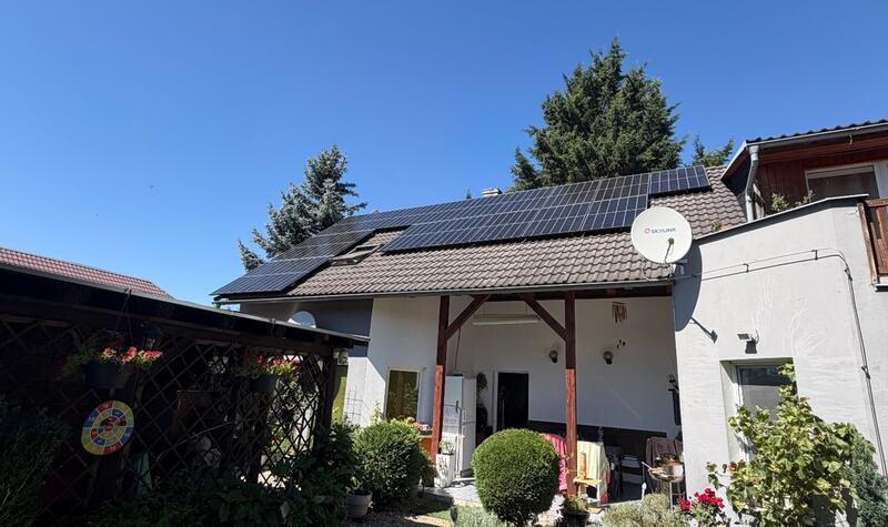 Reference: Fotovoltaická elektrárna s řídicí jednotkou GreenBox - Jirny
