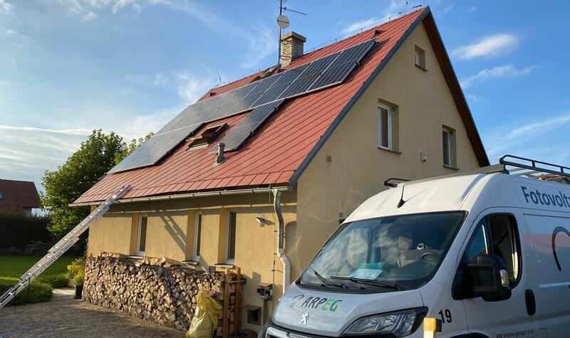 Reference: Fotovoltaická elektrárna s dotací na klíč- Kozomín 