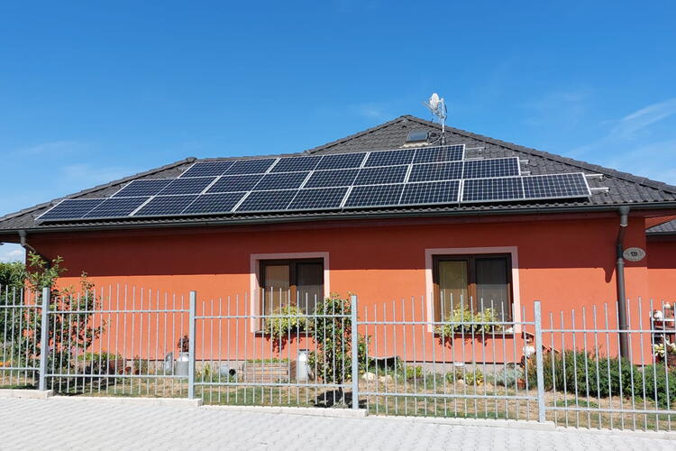 Reference: Fotovoltaika s baterií na klíč-Heřmaň 
