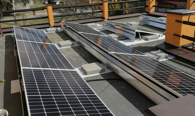 Reference: Fotovoltaická elektrárna instalovaná na rovné střeše 