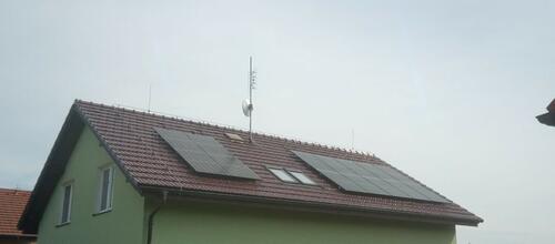 Reference Fotovoltaická elektrárna s baterií na klíč- Cholina 