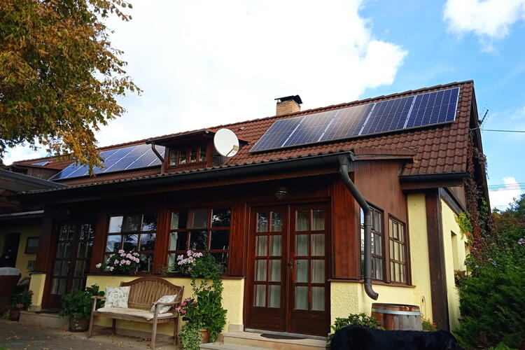 Reference: Fotovoltaická elektrárna s vyřízením dotace- Býšť - Bělečko 