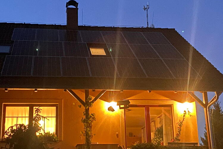 Reference: Fotovoltaická elektrárna s bateriovým úložištěm- Kostelní Střimelice 