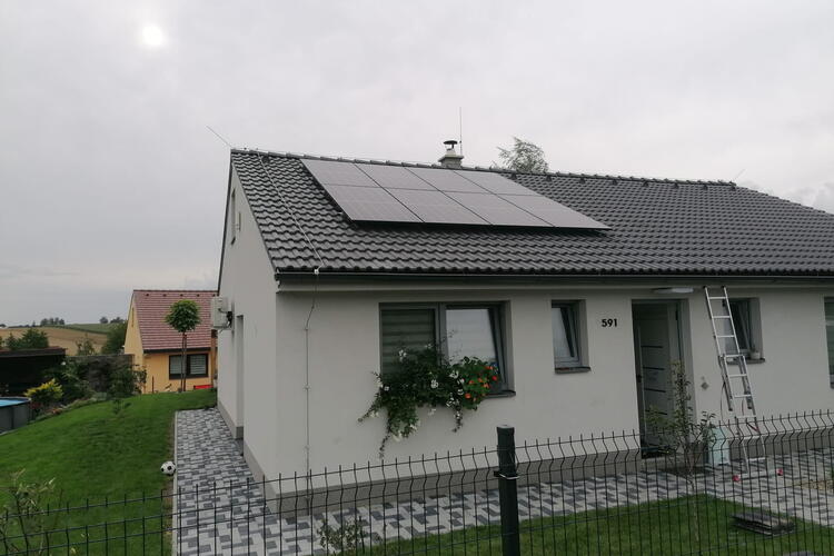 Reference: Fotovoltaická elektrárna s dotací na klíč- Sedlnice 