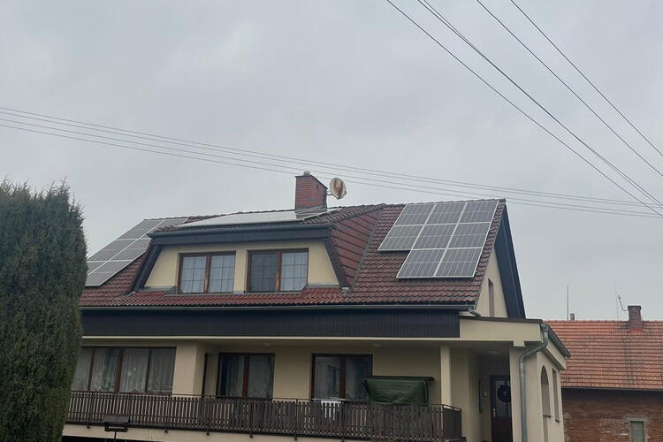 Reference: Fotovoltaická elektrárna s dotací Nová zelená úsporám- Černíkovice 