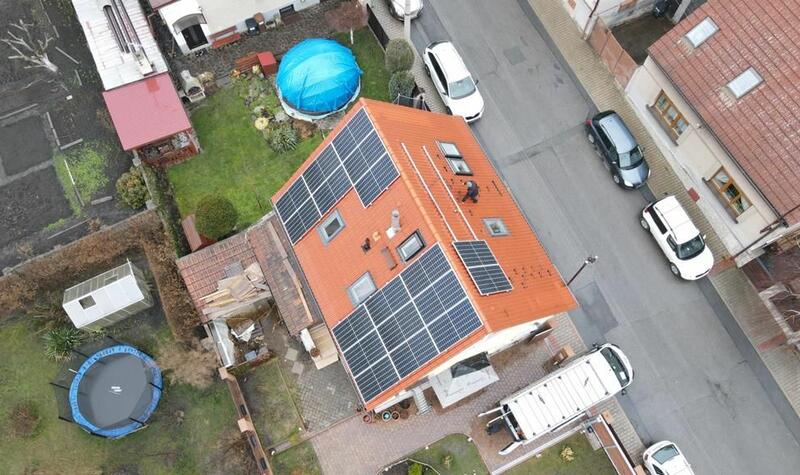 Reference: Fotovoltaická elektrárna s vyřízením dotace- Kladno- Dubí 