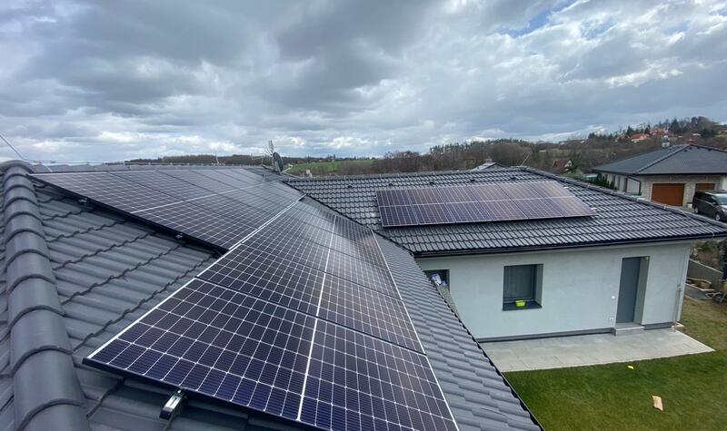 Reference: Fotovoltaická elektrárna s dotací na bateriový systém- Mníšek pod Brdy