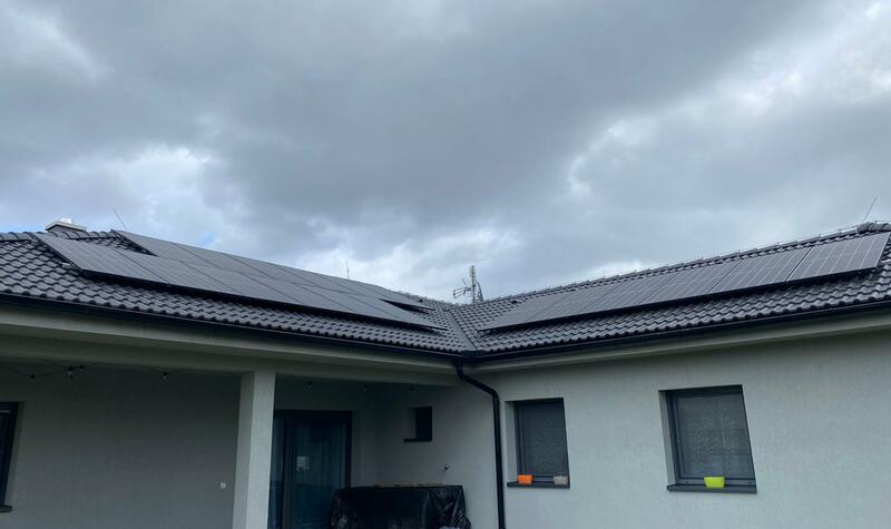 Reference: Fotovoltaická elektrárna s dotací na bateriový systém- Mníšek pod Brdy