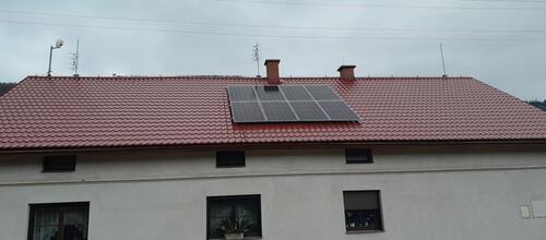 Reference Fotovoltaická elektrárna s baterií- Loučná nad Desnou 