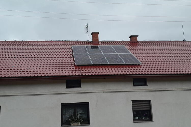 Reference: Fotovoltaická elektrárna s baterií- Loučná nad Desnou 