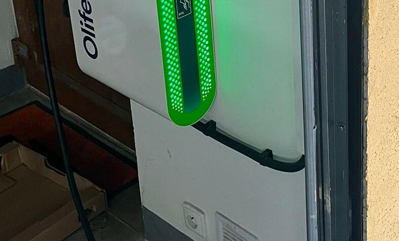 Reference: Fotovoltaická elektrárna s dotací na bateriový systém- Soběhrdy 