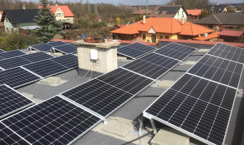 Reference: Fotovoltaická elektrárna instalovaná na rovné střeše- Havířov - Životice