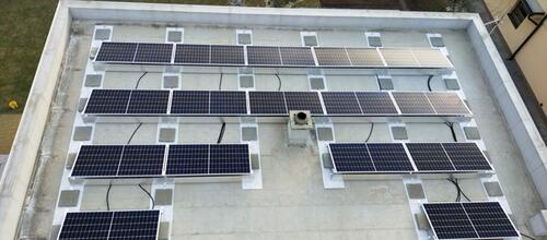 Reference Fotovoltaická elektrárna s baterií na rovné střeše- Vyškov 