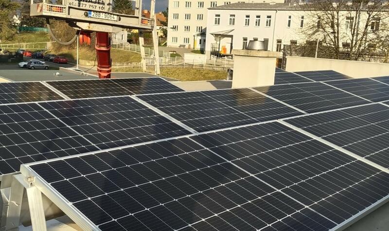 Reference: Fotovoltaická elektrárna s baterií na rovné střeše- Vyškov 