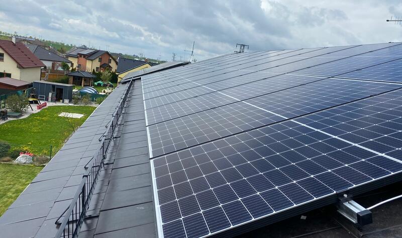 Reference: Solární elektrárna s vyřízením dotace- Šestajovice 
