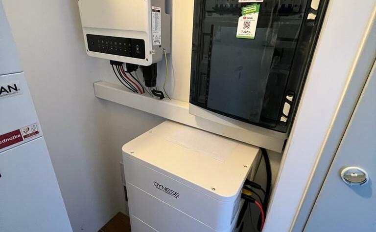 Reference: Solární elektrárna s vyřízením dotace- Šestajovice 