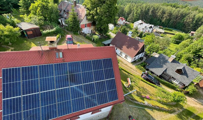 Reference: Realizace fotovoltaické elektrárny na klíč- Rynoltice - Černá Louže