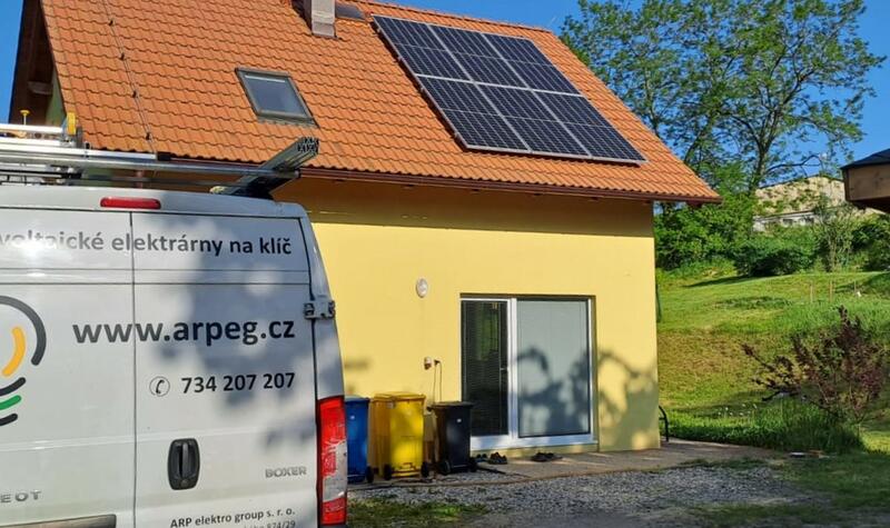Reference: Fotovoltaická elektrárna s uložením do baterií- Březina 