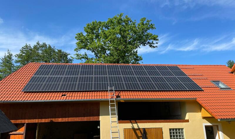 Reference: Solární elektrárna s dotací Nová zelená úsporám- Lhenice 