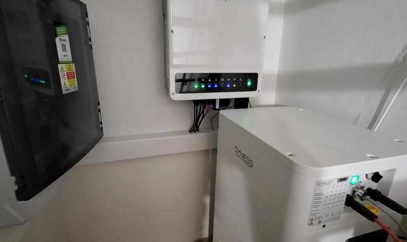 Reference: Solární elektrárna montovaná v Čelákovicích ve Středočeském kraji