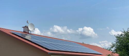 Reference Fotovoltaická elektrárna instalována na sedlovou střechu v Židovicích 