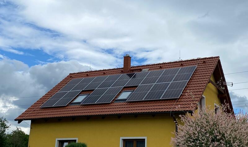 Reference: Solární elektrárna s uložením do baterií - Louka u Litvínova 