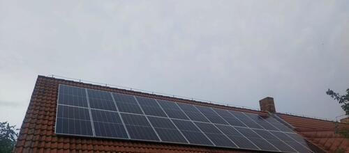 Reference Fotovoltaická elektrárna instalována na sedlovou střechu - Temešvár 