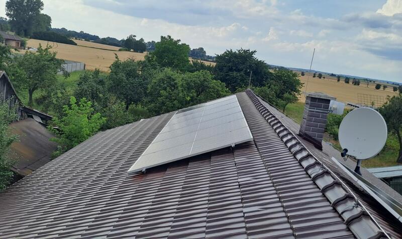 Reference: Montáž fotovoltaické elektrárny s bateriovým úložištěm - Moravany-Platěnice 