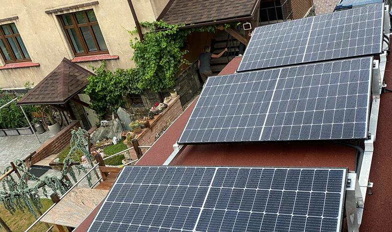 Reference: Fotovoltaická elektrárna s uložením do baterií instalovaná v Děčíně