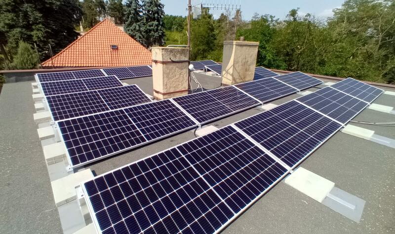 Reference: Montáž fotovoltaické elektrárny na rovnou střechu - Hrdlív 