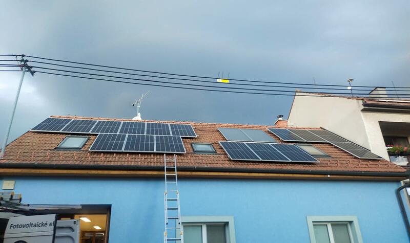 Reference: Fotovoltaická elektrárna s uložením do baterií - Pustiměř 