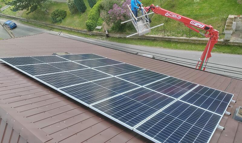 Reference: Instalace fotovoltaiky s bateriovým úložištěm v Kovanci