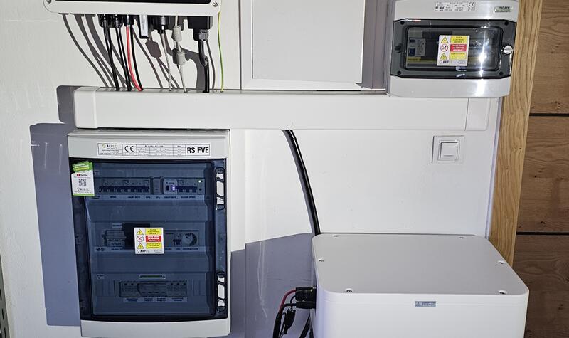 Reference: Fotovoltaická elektrárna na míru s bateriovým systémem - Kolín