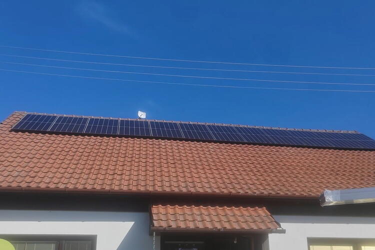 Reference: Fotovoltaická elektrárna na míru s bateriovým úložištěm - Dolní Dunajovice 