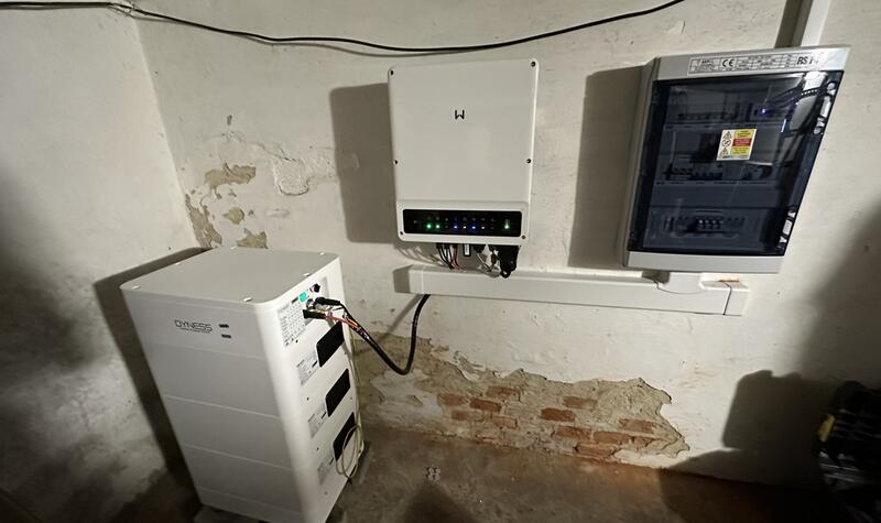 Reference: Realizace fotovoltaické elektrárny s uložením do baterií - Vratimov 