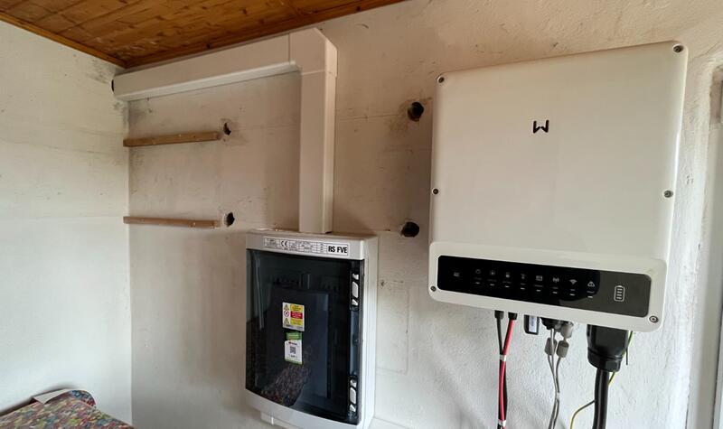 Reference: Solární elektrárna s využitím baterií instalovaná v Zíchovci 