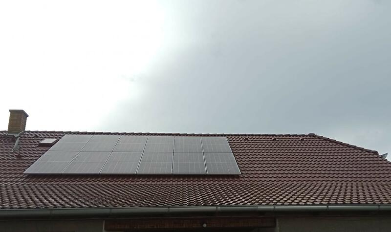 Reference: Fotovoltaická elektrárna s využitím bateriového systému - Ražice 
