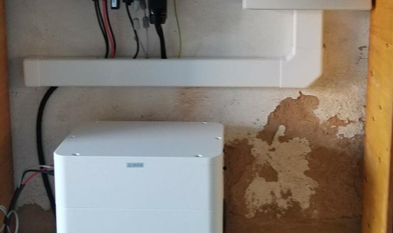 Reference: Fotovoltaická elektrárna s využitím bateriového úložiště instalovaná v Oplotu 