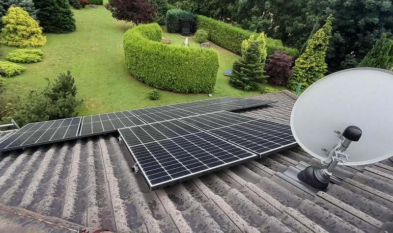 Reference: Fotovoltaická elektrárna s využitím baterií instalovaná v Petřvaldě v Moravskoslezském kraji