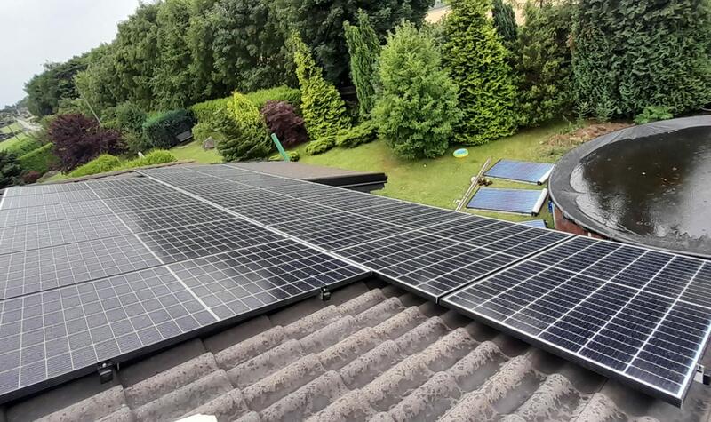 Reference: Fotovoltaická elektrárna s využitím baterií instalovaná v Petřvaldě v Moravskoslezském kraji