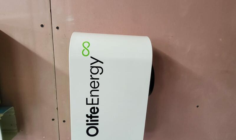 Reference: Fotovoltaická elektrárna s wallboxem, realizovaná v Chlumíně 